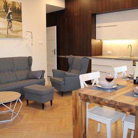 Dominican Square By Hashtag Apartments Краків Екстер'єр фото