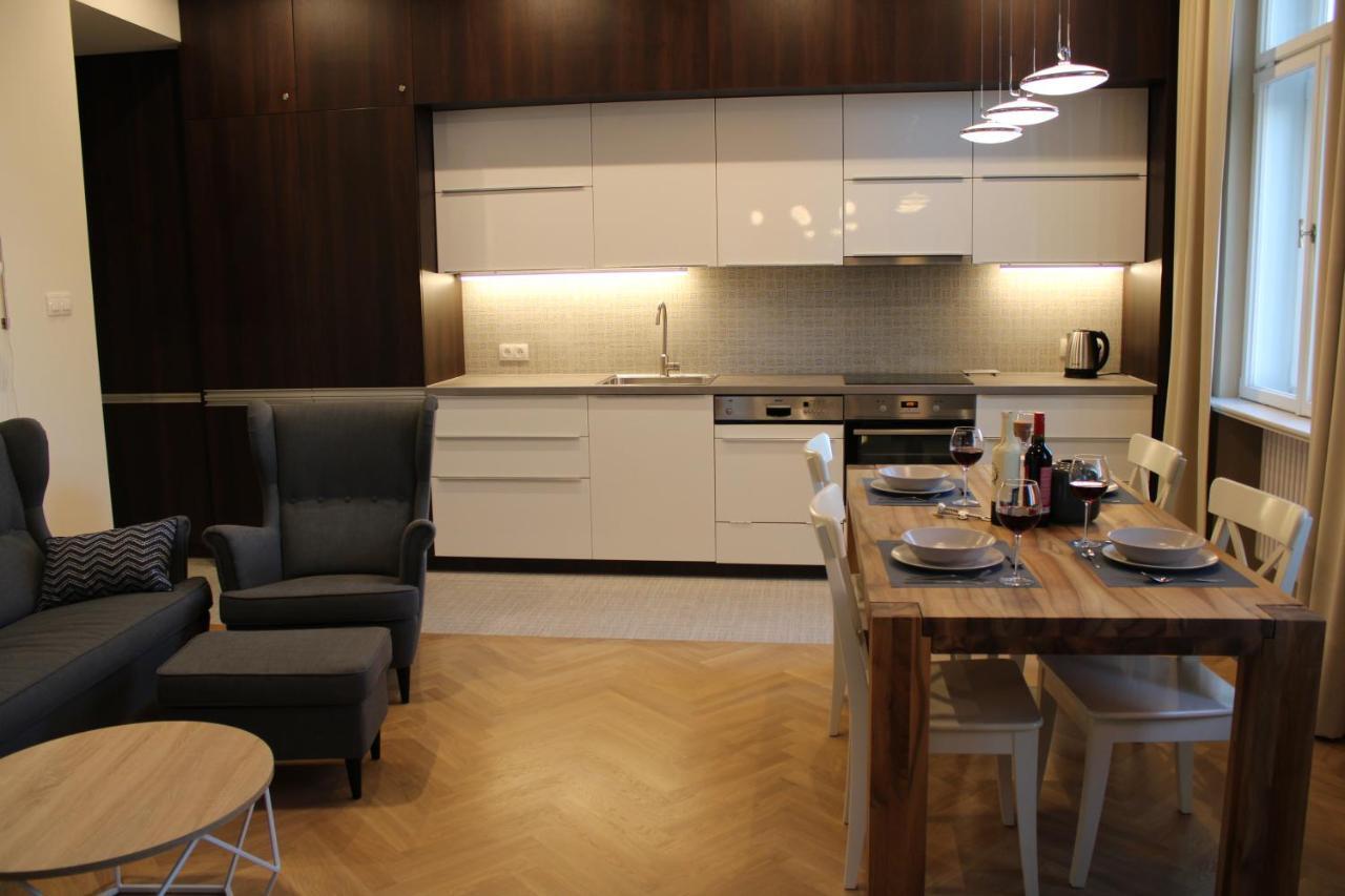 Dominican Square By Hashtag Apartments Краків Екстер'єр фото